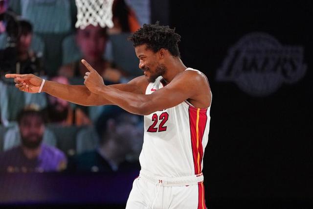 重返NBA的奇迹：身高2米31的法尔再度引发关注